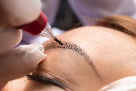 Permanent Make-up und Hormone